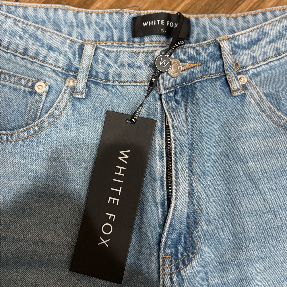White Fox Boutique Denim Jeans - Picture 2 of 4